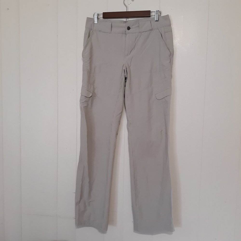 Columbia Titanium Women’s 8 Regular 32 x 32 Outdoor Hiking Khaki Cargo Pants